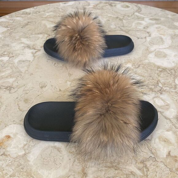 NEW! Genuine Raccoon Fur Fluffy Slide Sandals - Picture 5 of 9